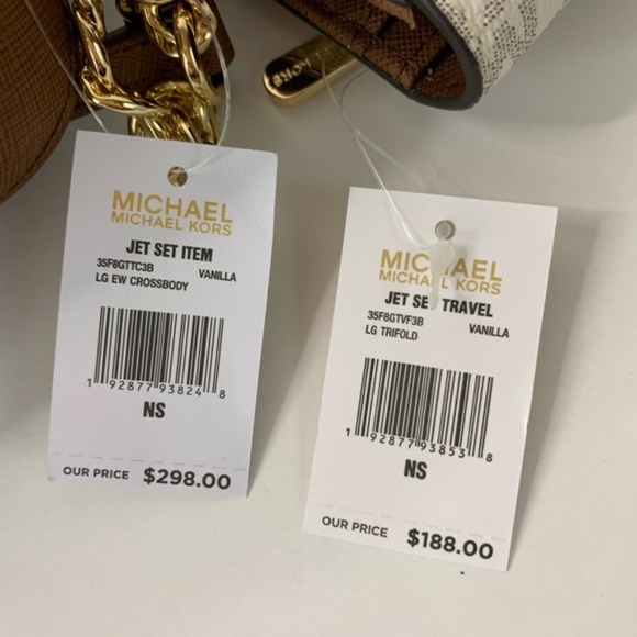 ❤️ Michael Kors Crossbody and Wallet Vanilla - Picture 7 of 8